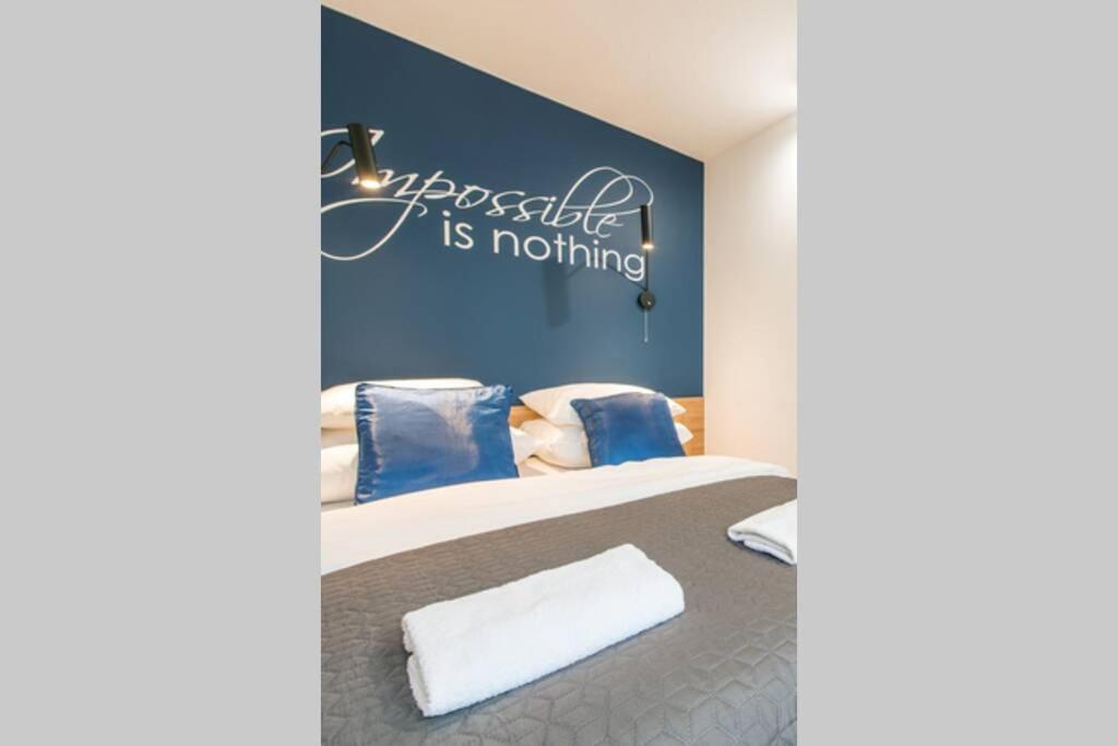 Rondo Onz P&O Serviced Apartments Варшава Екстер'єр фото