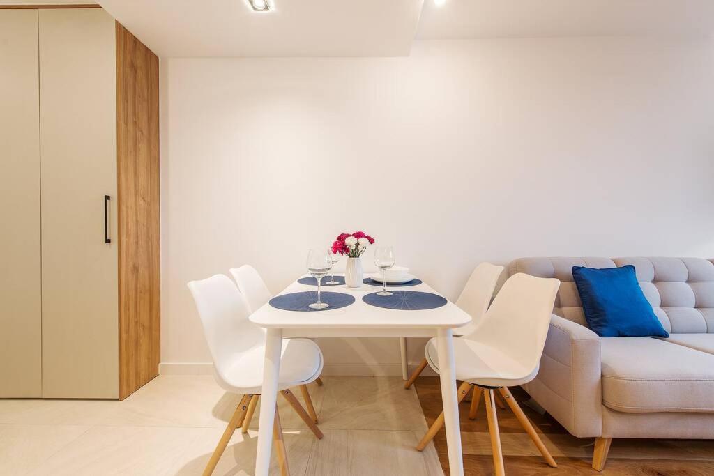 Rondo Onz P&O Serviced Apartments Варшава Екстер'єр фото