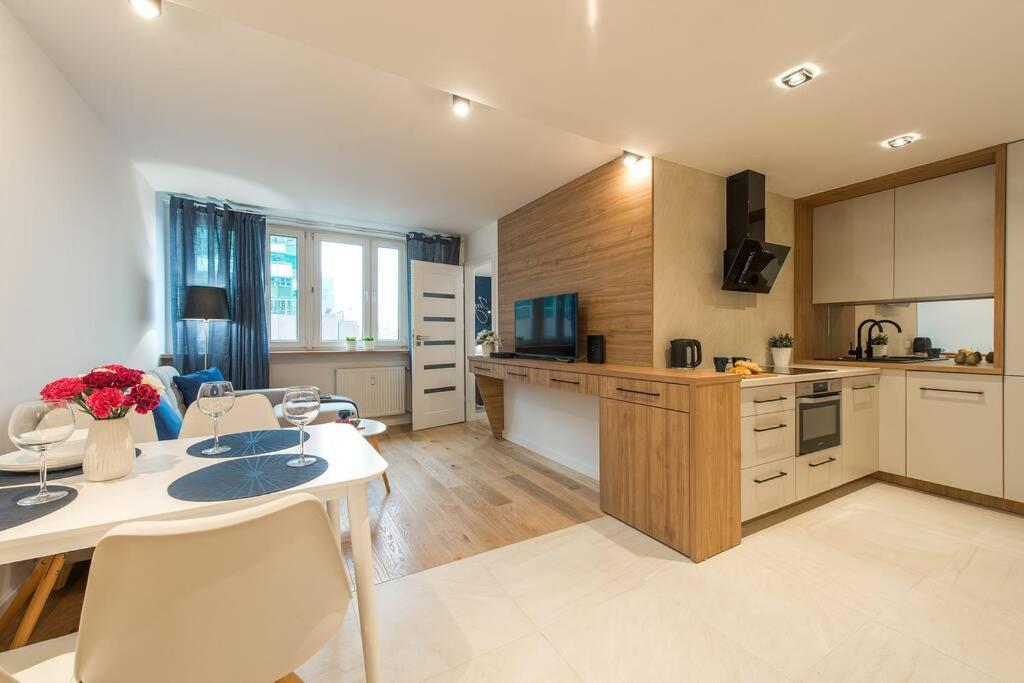 Rondo Onz P&O Serviced Apartments Варшава Екстер'єр фото