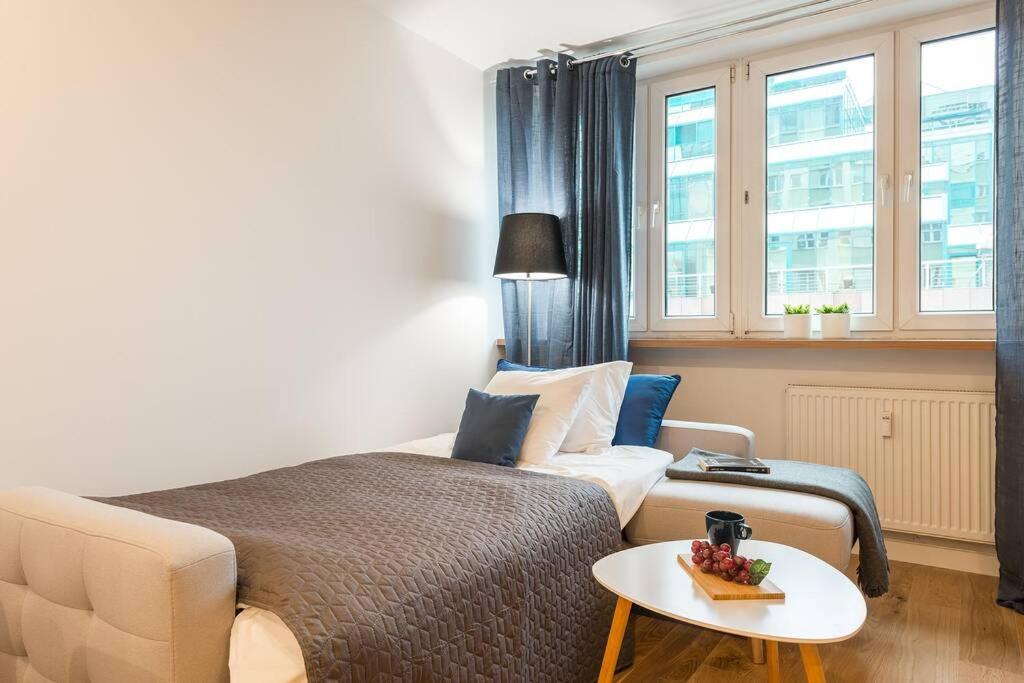 Rondo Onz P&O Serviced Apartments Варшава Екстер'єр фото